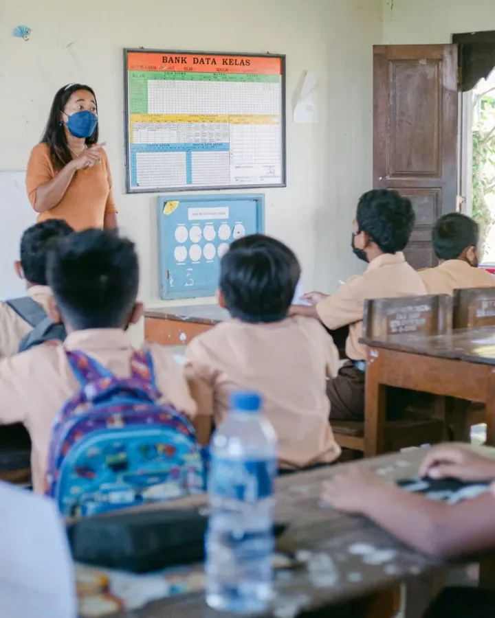 Phòng học sáng sủa